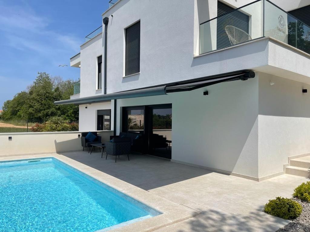 Villa Lujo Porec Funtana Exterior photo